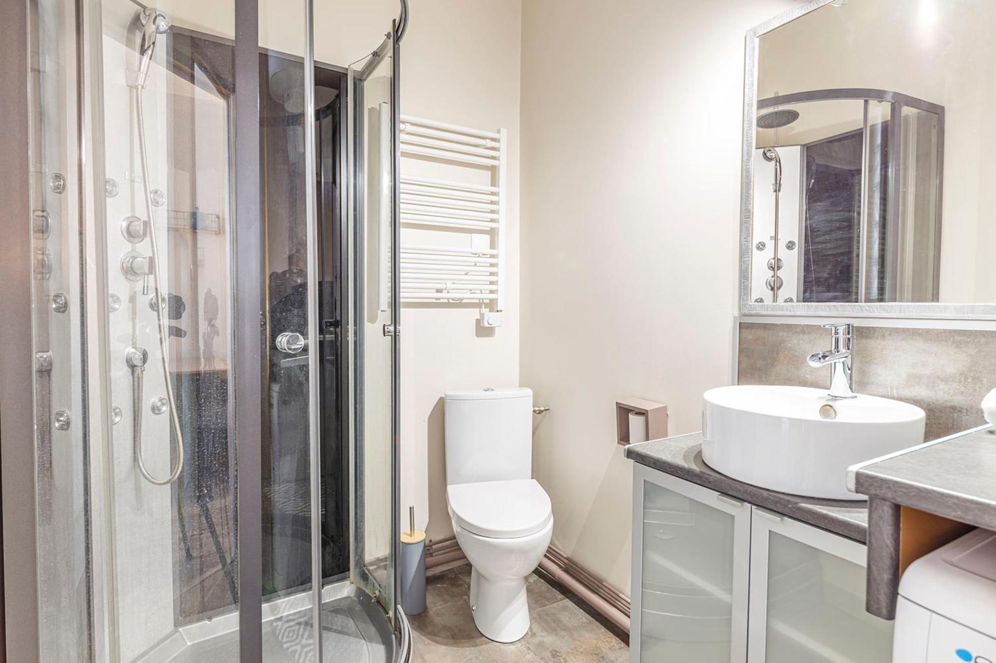 Le Garnier - Studio Au Coeur De La Doutre Apartment อองเชร์ ภายนอก รูปภาพ
